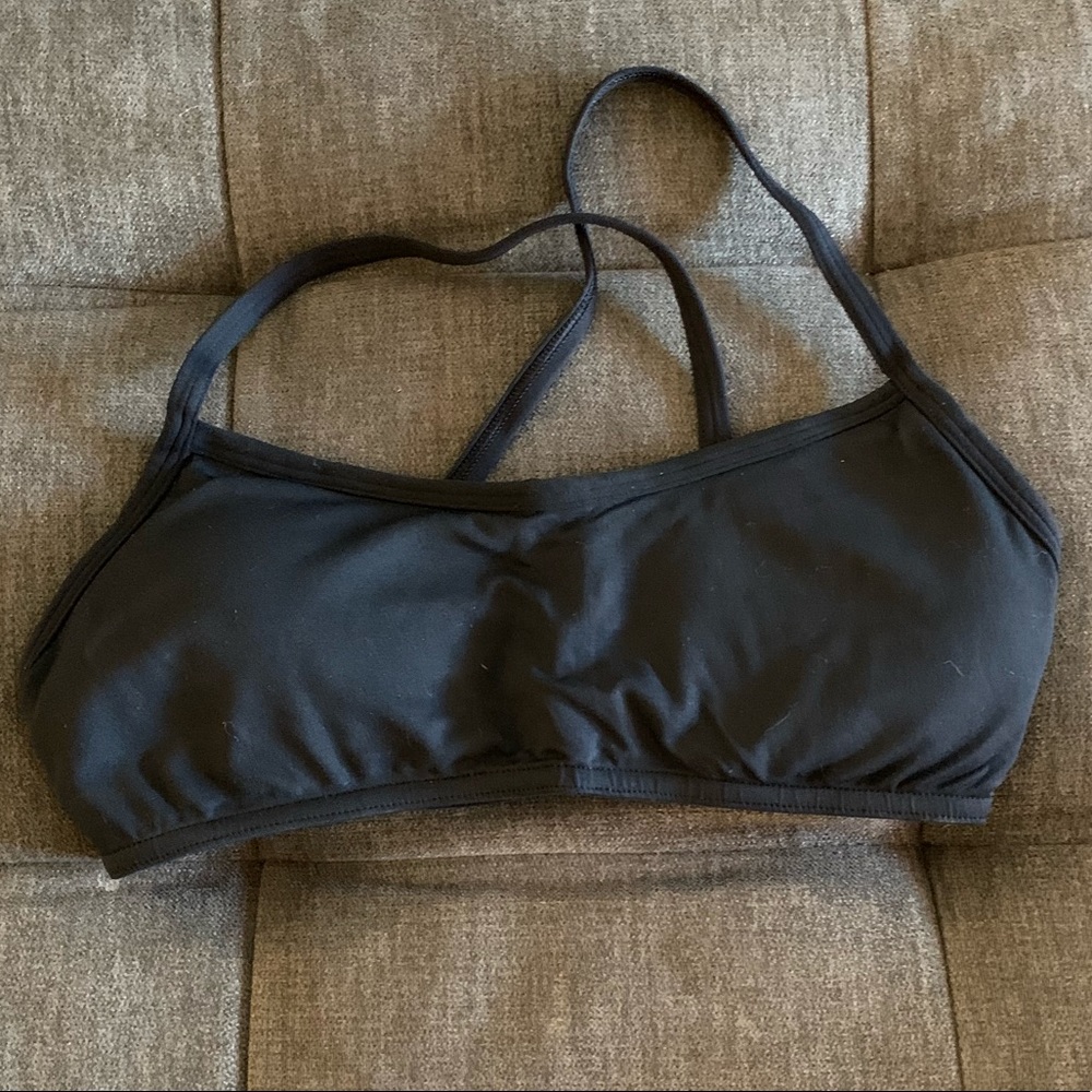 Black lululemon sports bra